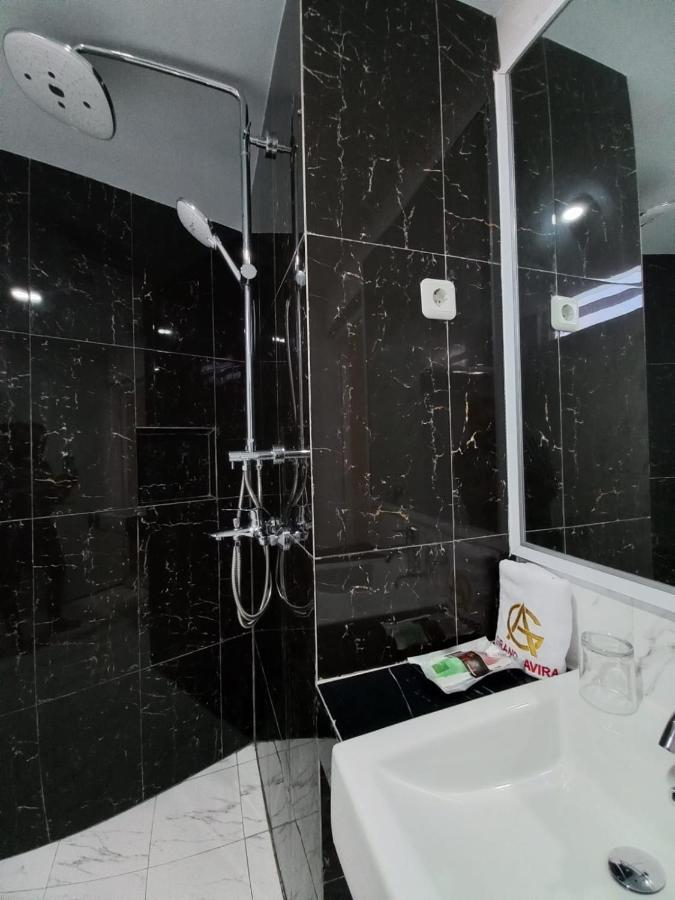 Grand Avira Hotel Batu Merah Exterior foto