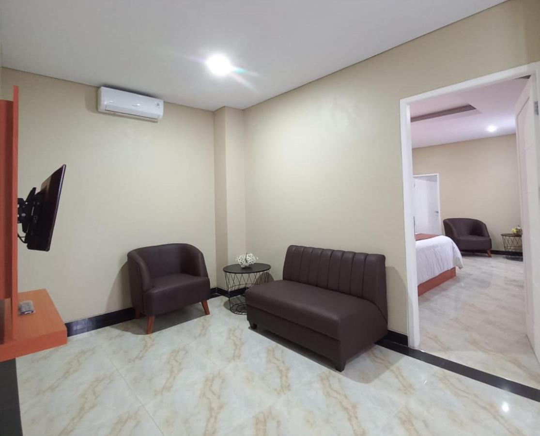 Grand Avira Hotel Batu Merah Exterior foto