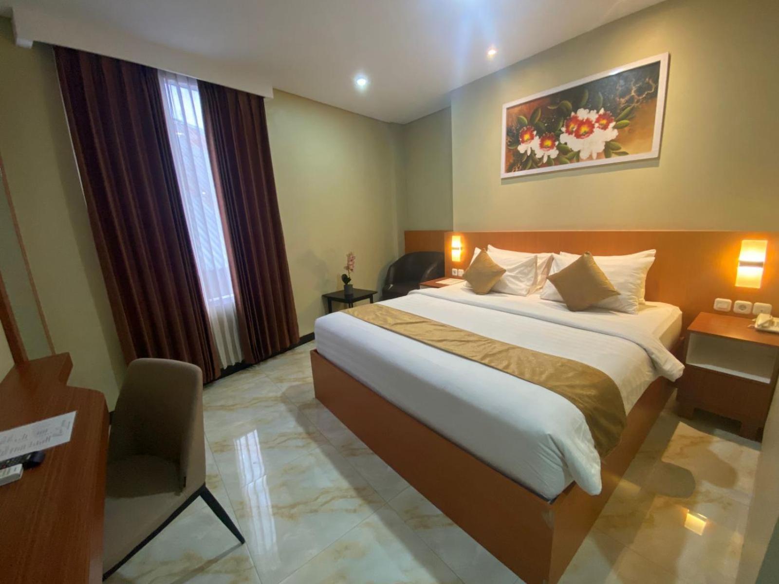 Grand Avira Hotel Batu Merah Exterior foto